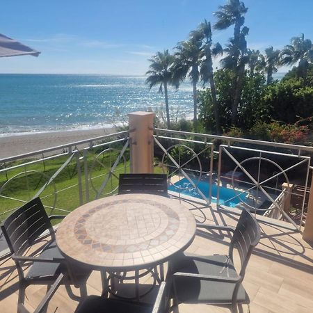 Exclusive Beachfront Penthouse Almayate Alto Екстериор снимка