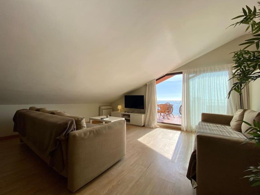 Exclusive Beachfront Penthouse Almayate Alto Екстериор снимка