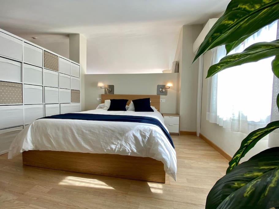 Exclusive Beachfront Penthouse Almayate Alto Екстериор снимка